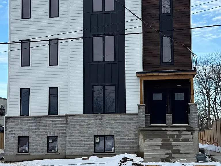 220 Greenwood Ave #1 — Photo 1