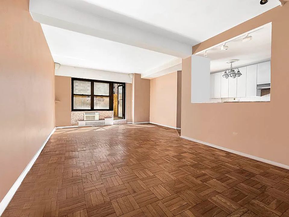 2nd image of 2 Tudor City Pl APT Gas