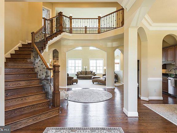 4th image of 10629 Willowbrook Dr