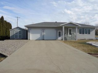 205 4th St NW, Rothsay, MN 56579