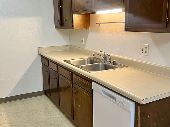 2nd image of 3530 E 42nd Ave APT 6