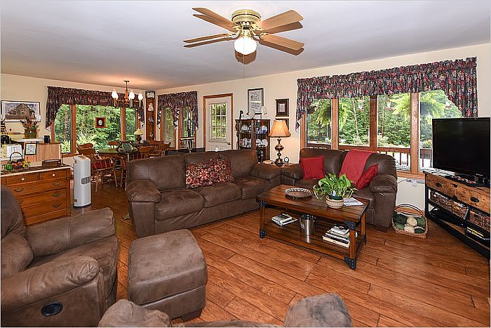 2nd image of 109 Lakeside Trce