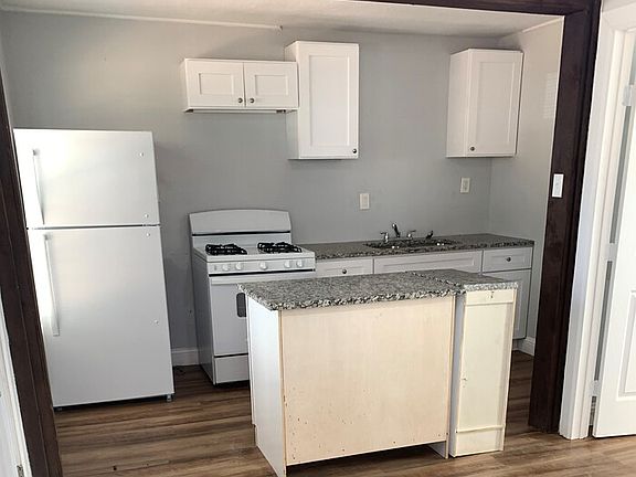 3rd image of 3007 McLean St #6