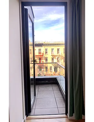 Rented by Compass | media 27