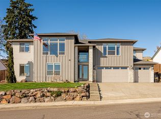 123 W 13th Way, La Center, WA