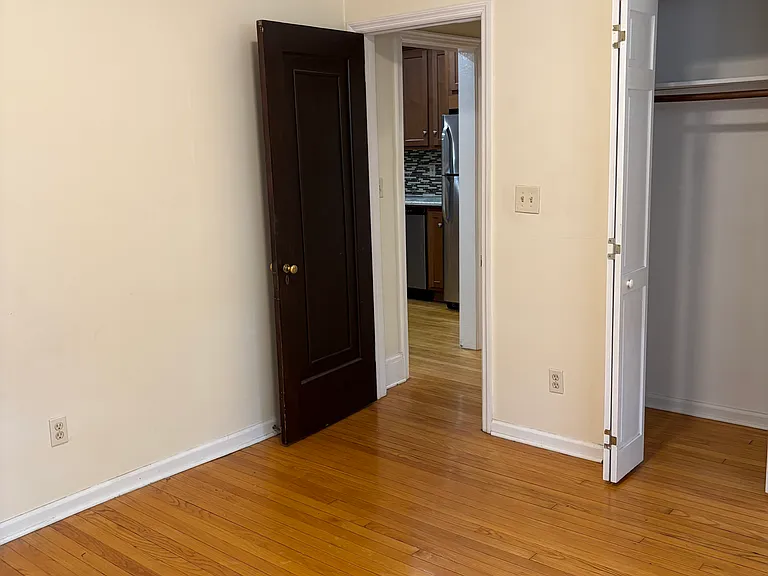 198 Pawling Ave #14 — Photo 14