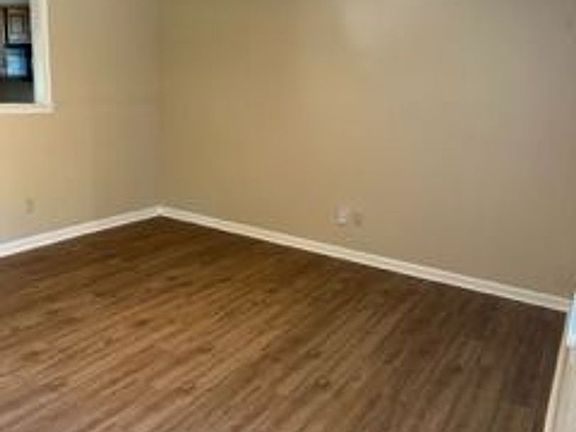 4th image of 835 NE Pollard St