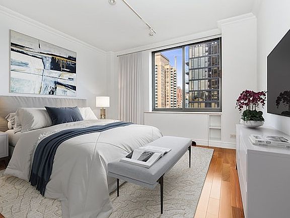 5th image of 300 E 85th St APT 1703
