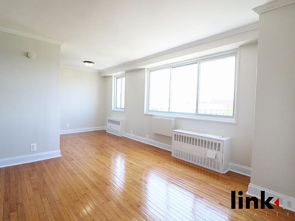 4th image of 40 E Sidney Ave APT 8K