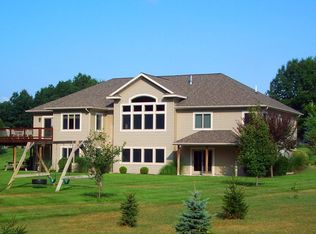 6700 Pleasant Meadows Ct NE, Rockford, MI 49341