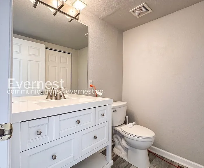 2040 Oakcrest Cir — Photo 14