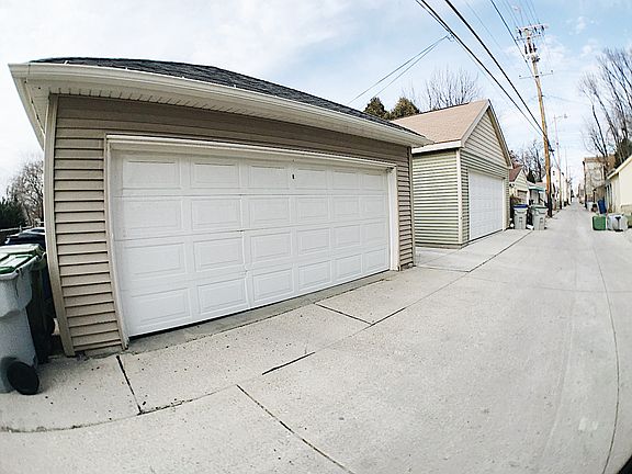 4th image of 2554-6 N Bartlett Ave Rear 2554-6N