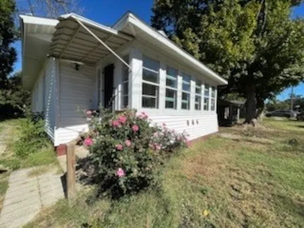 906 W Walnut St, Robinson, IL 62454