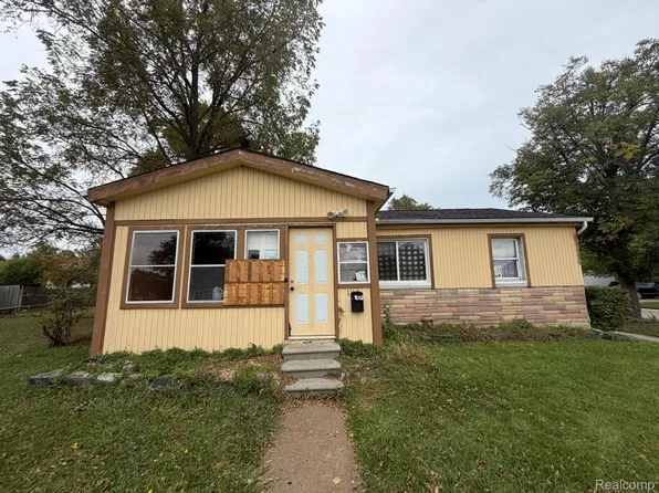 130 Clemens St, Mount Clemens, MI 48043