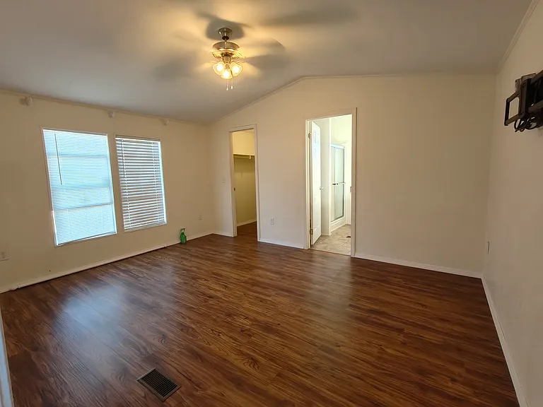 3208 E Peachtree Ave — Photo 14