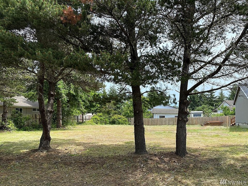 1st image of 580 Meadow Ave NE