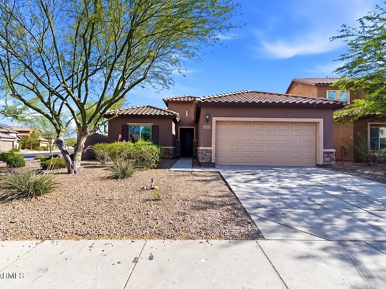 10733 W Lariat Ln — Photo 1