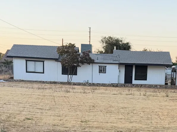 1482 W Tomah Avenue, Porterville, CA 93257