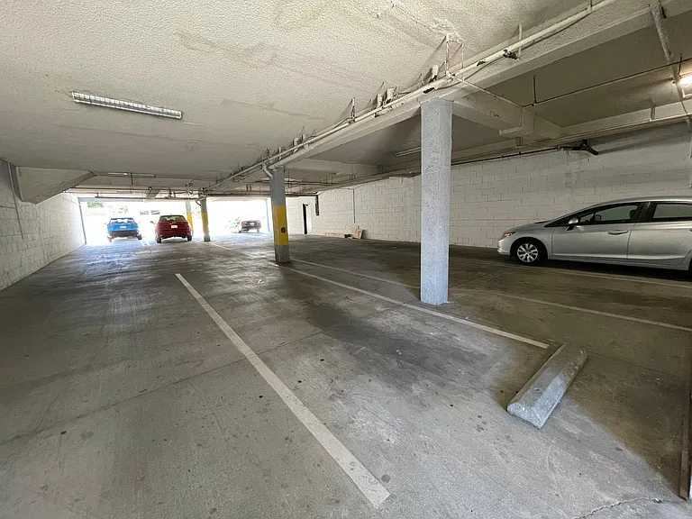 5251 Willowcrest Ave #5 — Photo 42