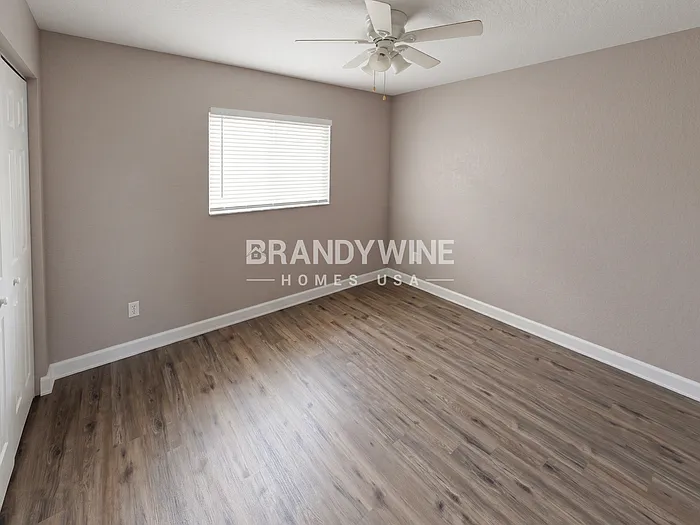 220 Bonnie Glen Ln — Photo 17