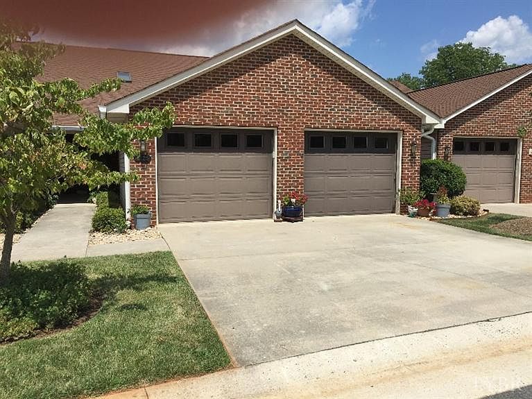 1st image of 1225 Valley Vista Ln