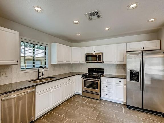 3rd image of 7606 Scenic Brook Dr