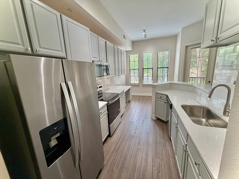 513 Mirasol Cir #203 — Photo 3