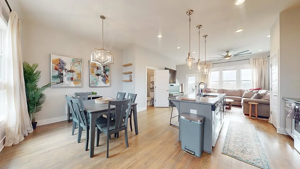 1016 Alice St — Photo 2
