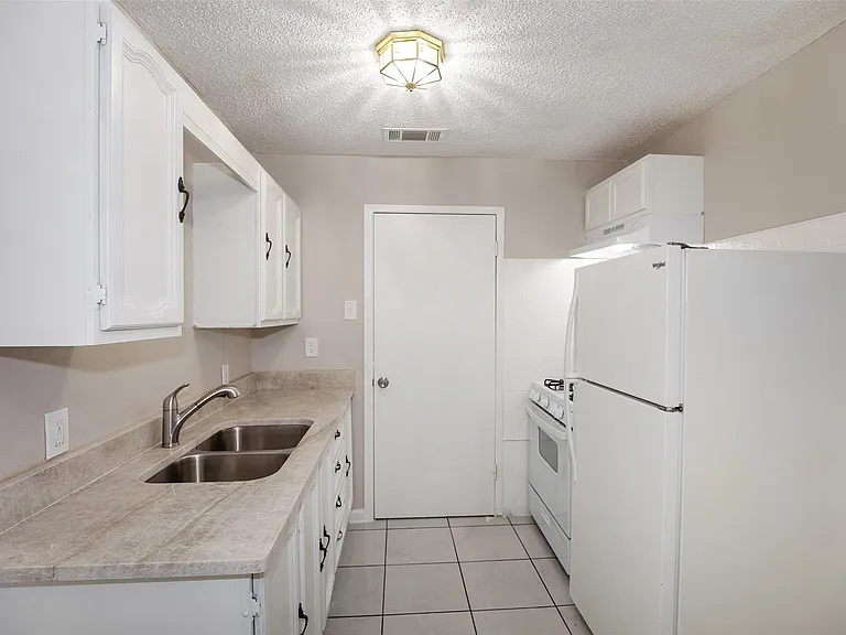 2020B Rosalee St — Photo 4