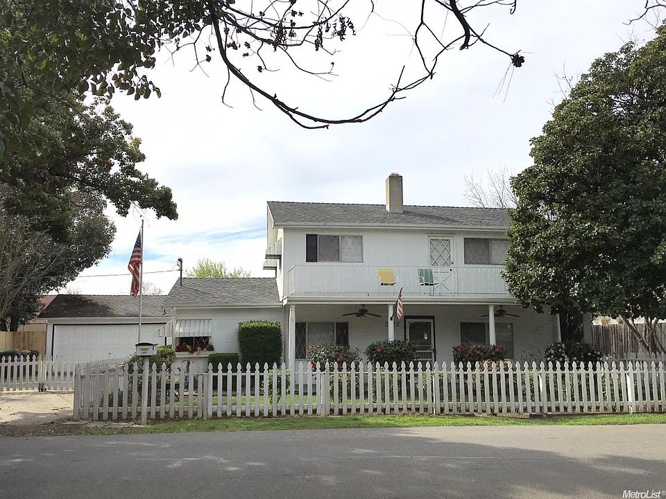1st image of 2427 Delano Ave