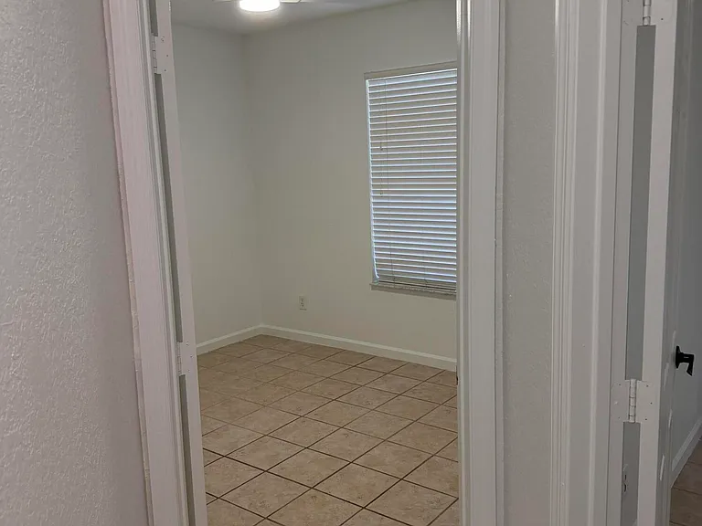 2109 Dock St — Photo 8