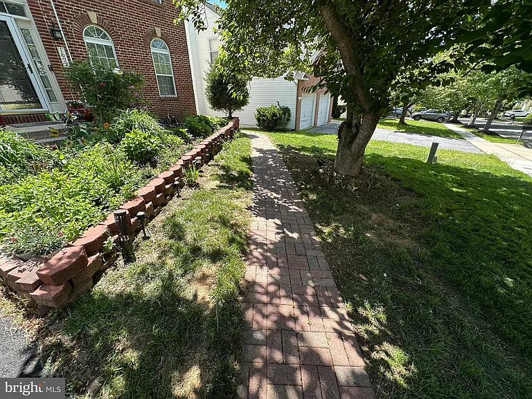 1623 Angelwing Dr #B — Photo 2