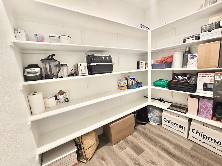 2137 Hunt St — Photo 15