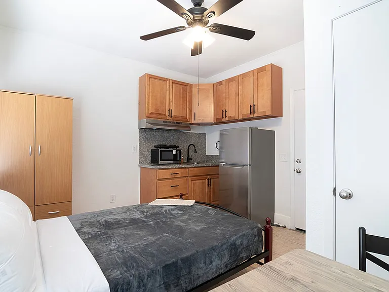 Portside Studio Apartments — Photo 8