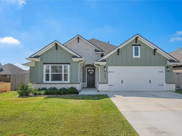 2909 Captain Ct, Bryan, TX 77808