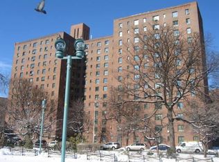16 Metropolitan Oval APT TOWNHOUSE, Bronx, NY 10462