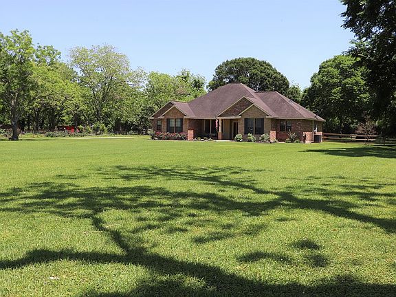 3rd image of 267 Bluebonnet Dr