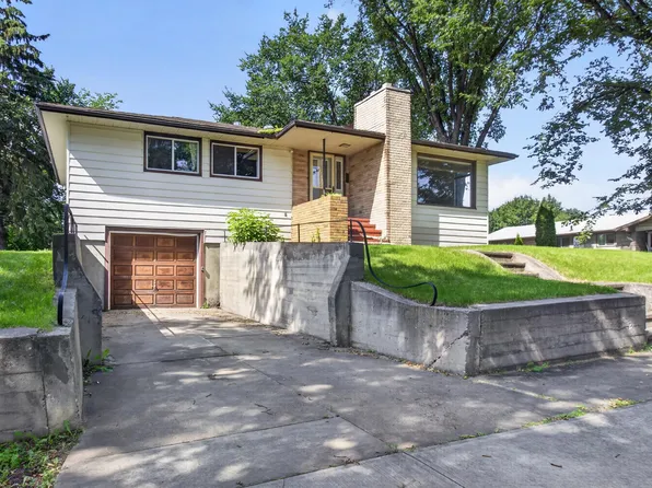 11852 55th St NW, Edmonton, AB T5W 3P8