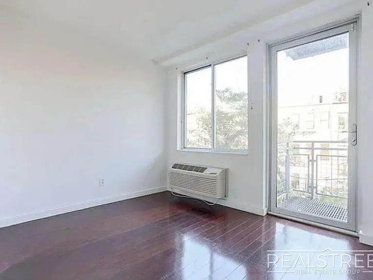 286 Stanhope St #3D — Photo 4