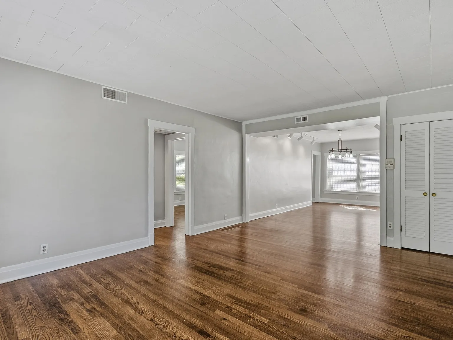 3 bed, 1450 sqft, $2,250 — Photo 4