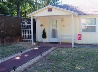 1038 W Fairhaven St, Roseburg, OR 97471