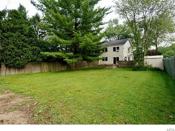 3rd image of 32 Vailshire Cir