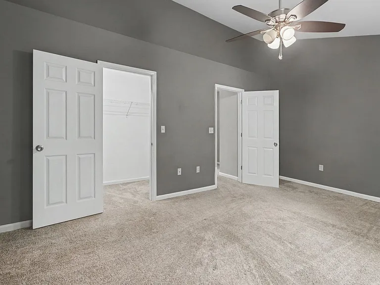 2165 Saint Clair Ct — Photo 14