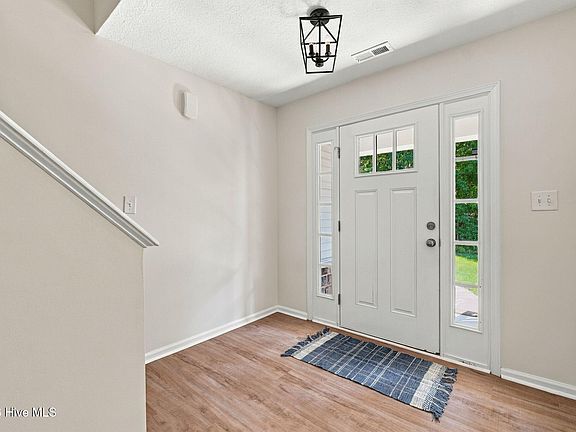 4th image of 464 Denny Lane