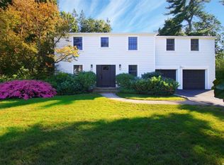 175 Village Rd, Roslyn Heights, NY 11577