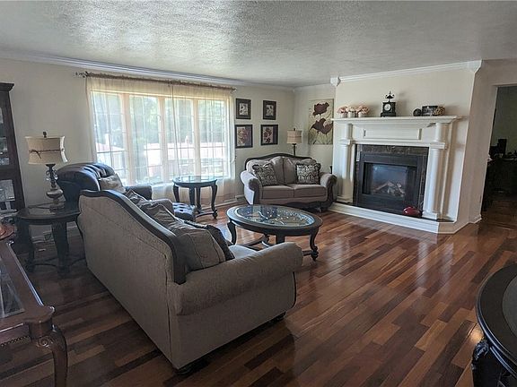 4th image of 424 Linduff Ave