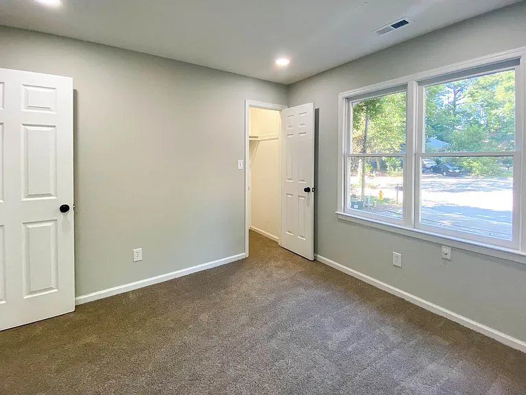 5645 Thea Ln — Photo 13