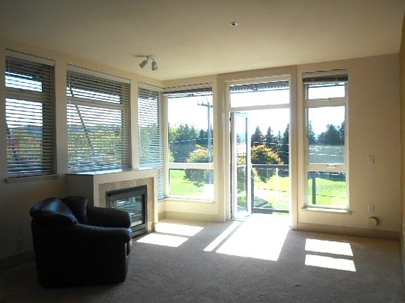 Living room with gas fireplace