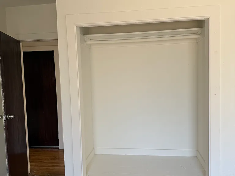 889 Jennings Ave — Photo 11