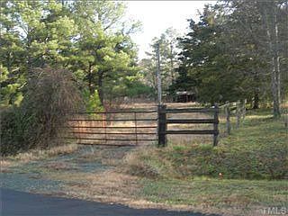 1st image of 115 White Oak Dr